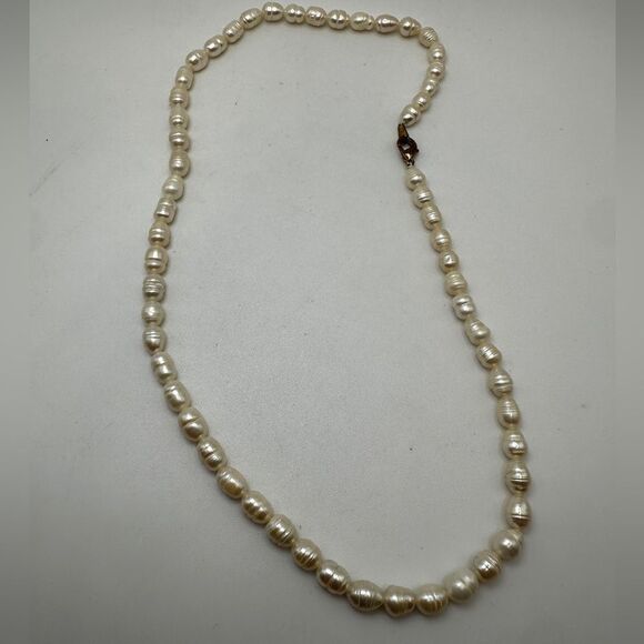 19" genuine freshwater pearl necklace with gold tone lobster clasp! - Picture 4 of 14